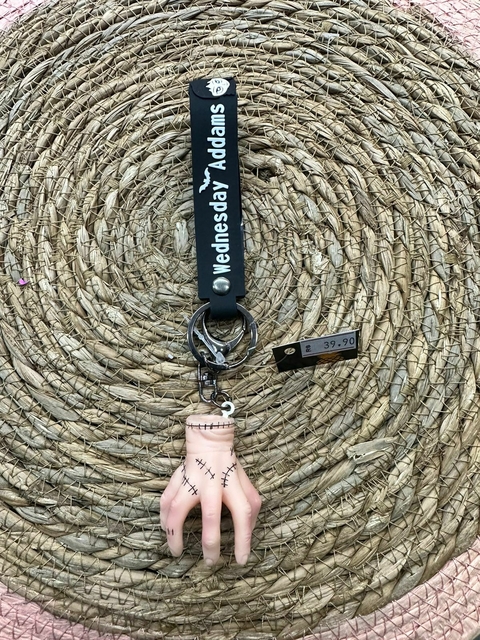 Chaveiro Fofo Mão Wandinha