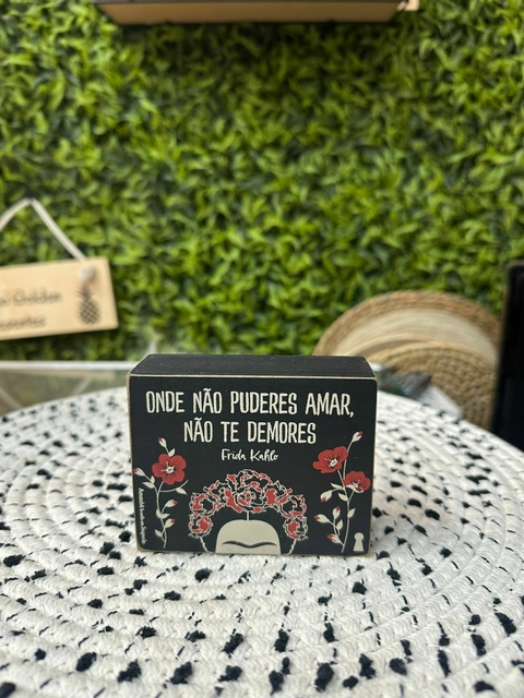 Placa Box Frida - comprar online
