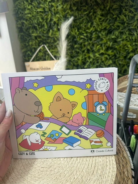 Livro Comfy & cozy books - Livro de Colorir - comprar online