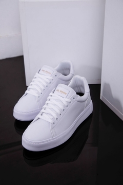 Praga Authentic White Feel Good