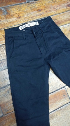 Pantalon Chino Bento Negro Skinny - comprar online