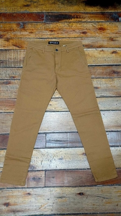 Pantalon Chino Bento Marron Skinny - comprar online