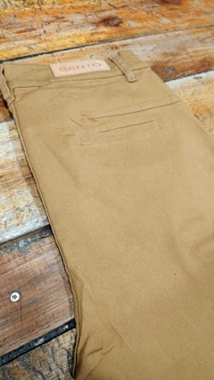 Pantalon Chino Bento Marron Skinny en internet