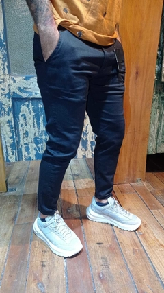 Pantalon Chino Bento Negro Skinny