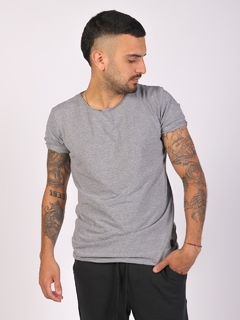 Remera Cuello Ancho El Don Gris