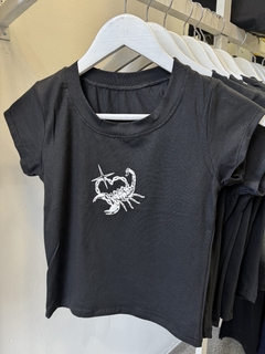 Baby tee escorpión - Ruggia