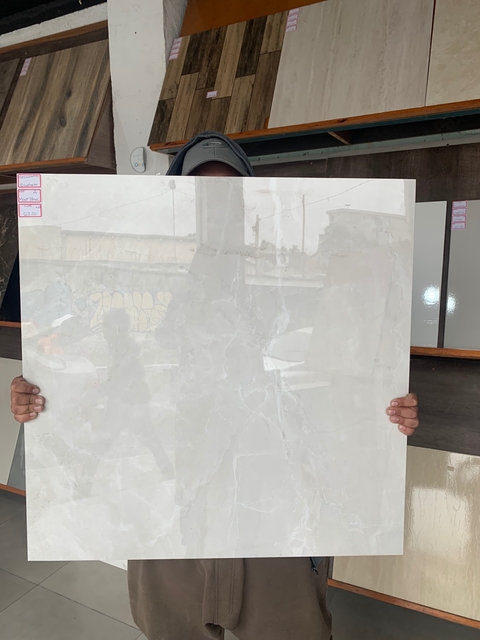 Porcelanato Elizabeth Polido Mont Blanc 84x84