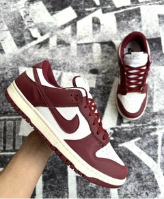 DUNK LOW BORDO