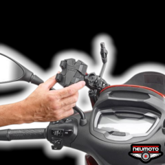 SOPORTE PARA CELULAR GIVI UNIVERSAL DIMENSIONES 52 X 85MM - NeuMoto Argentina