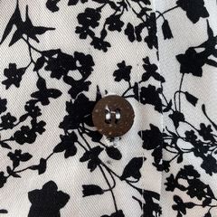 Camisa Liberty fundo branco na internet
