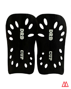 Canilleras De Fútbol Negras. Modelo: Cup. Marca: DRB - comprar online