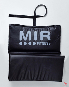 Colchoneta plegable negra de 1 metro de largo y 0,50 cm de ancho, marca MIR FITNESS.