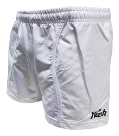 Short de rugby blanco modelo IRB de la marca Flash, con costuras visibles y logo en el lado derecho.