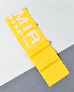Tiraband larga abierta de silicona amarilla de la marca MIR para ejercicios de fitness.