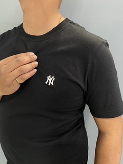 Camiseta New Era Yankees Preta Básica - Jeh Modas Store | Moda Masculina 