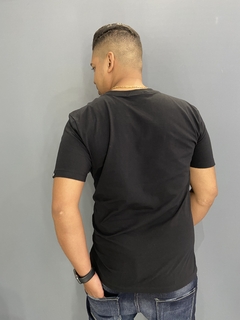 Camiseta New Era Yankees Preta Básica - loja online
