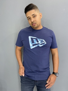 Camiseta New Era Regular Flag Marinho na internet