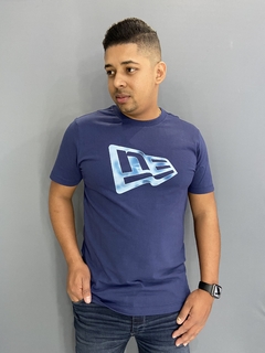 Camiseta New Era Regular Flag Marinho - comprar online