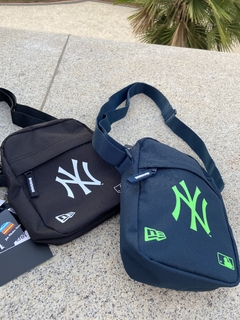 Shoulder Bag New Era Ajustável na internet