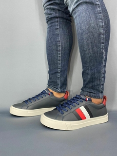 Tênis Tommy Hilfiger Dino 9A Marinho na internet