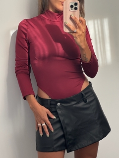 Skort Nachi en internet
