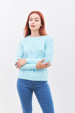 Sweater de hilo lycra, labrado en X.