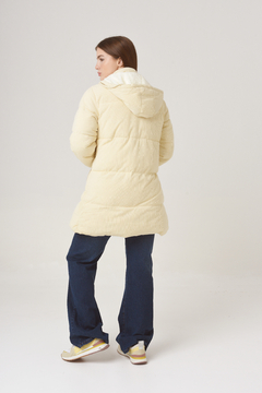 Parka de corderoy, forrada con corderito . Importada. Calidad premium.