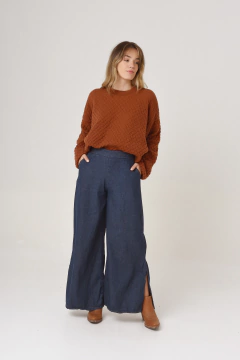 Maxi palazzo de jean, con tajos en terminación. en internet