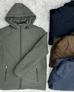 Campera reversible de hombre. Microfibra gamuzada + inflable. Con capucha desmontable. - Proverbio