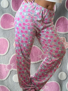 Pantalón pijama de plush. Estampas variadas. - comprar online