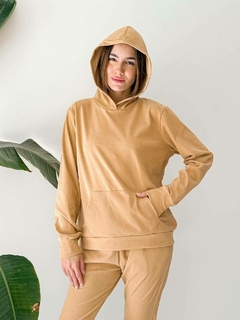 Buzo de dralon, con capucha y bolsillos. - tienda online