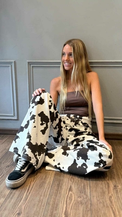 Wide leg de gabardina , diseño vaca