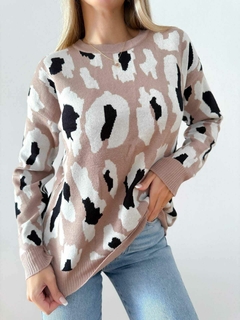 Imagen de Sweater de bremer con estampa animal print.