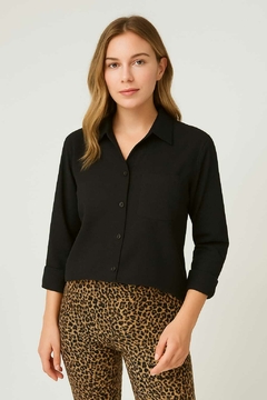 Camisa lisa clásica, con bolsillo lateral y manga regulable en internet