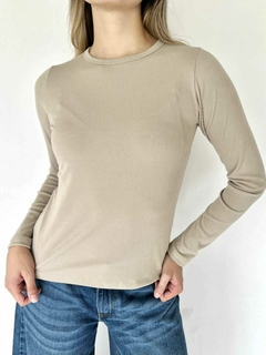 Imagen de Remera básica, de rib de algodón.