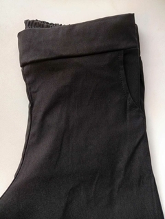 Pantalon wide leg, de bengalina. Con elástico en cintura en parte posterior. en internet