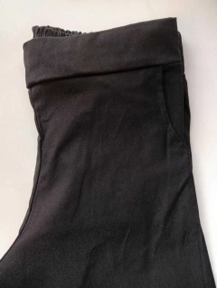 Pantalon wide leg, de bengalina. Con elástico en cintura en parte posterior. - Proverbio