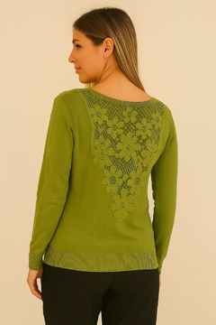 Sweater de bremer, importado, calidad premium. Liso por delante y triángulo de encaje en espalda. - Proverbio