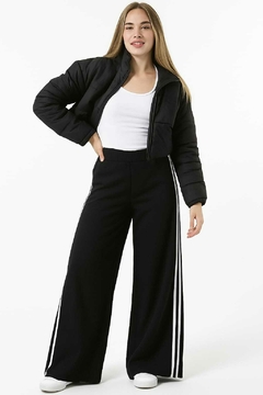 Maxi palazzo jean , con doble tira lateral.