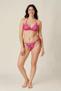 Imagen de Docena de bikini en triangulo fijo, estampado, con vedetina para atar. Art 10159