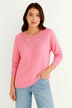 Imagen de Sweaters de bremer liviano, con diferentes diseños de strass y calados. Importados. Calidad premium.