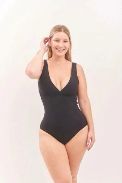 Entera clásica, tela texturada modeladora, totalmente forrada. Art. 80107 en internet