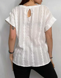 Camisola de lino rústico, labrada. Con gota en espalda.