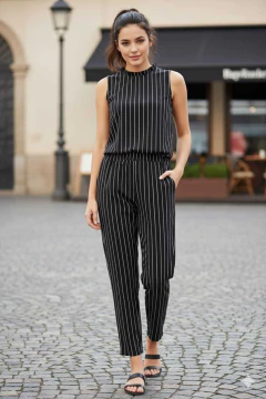 Pantalón de crepe rústico, rayado. - comprar online