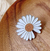 Pins Daisies - comprar online