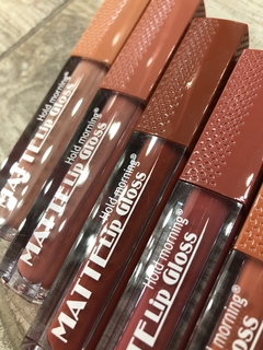 Labial Matte Hold Morning en internet