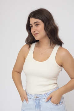 BLUSA REGATA ZOE OFF-WHITE - comprar online