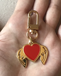 CHARM corazón alas