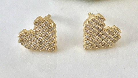 Aritos de corazón con circones