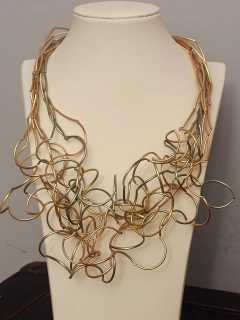 Collar enrejado